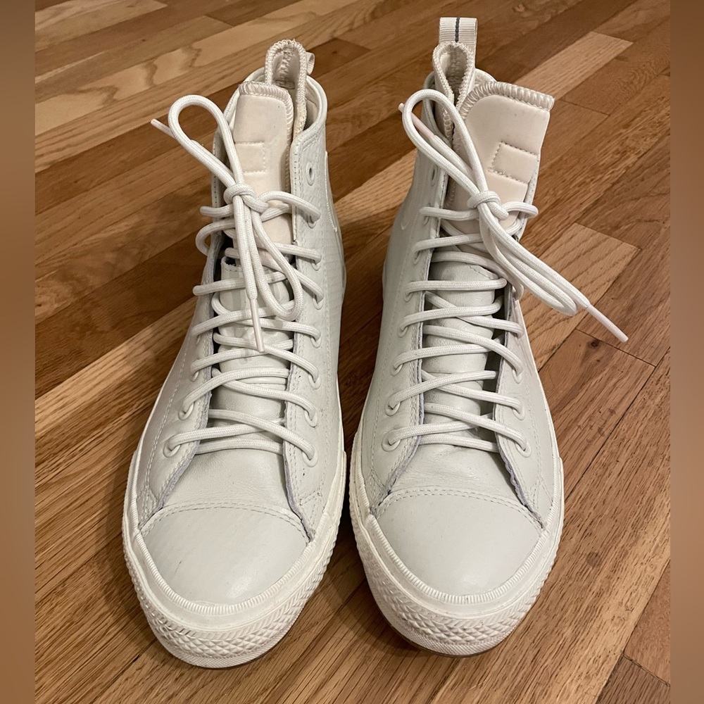 Men’s converse all star Chuck Taylor’s with lunarlon size 9.5